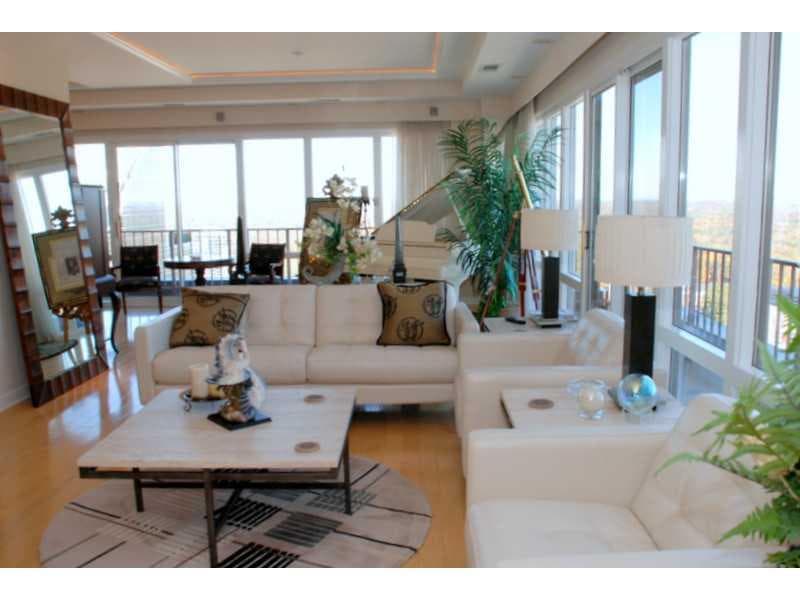 2 bedroom condominium sold at 3475 Oak Valley Road PH3030, Atlanta, GA 30326