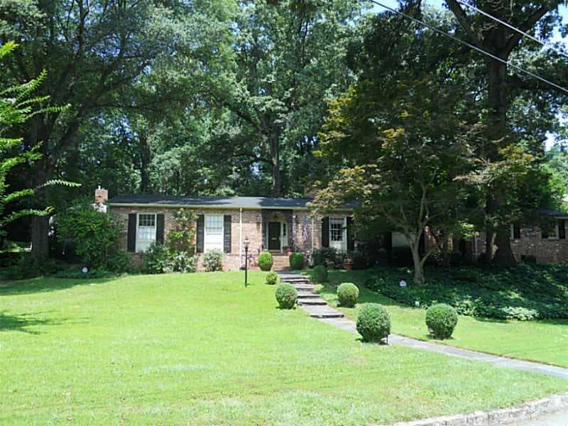 3 bedroom, 2,621 sq ft single family residence sold at 1600 Nottingham Way, Atlanta, GA 30309