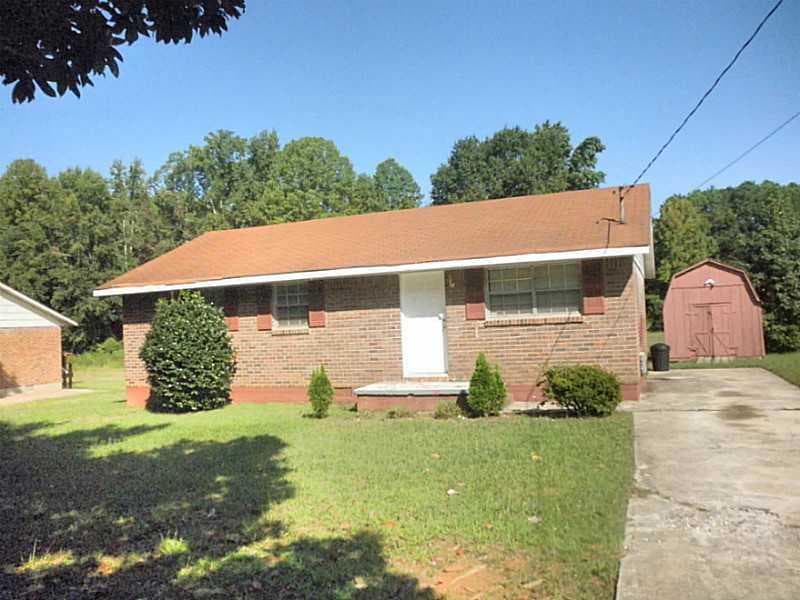 3 bedroom, 1,040 sq ft single family residence sold at 8117 Attleboro Drive, Jonesboro, GA 30238