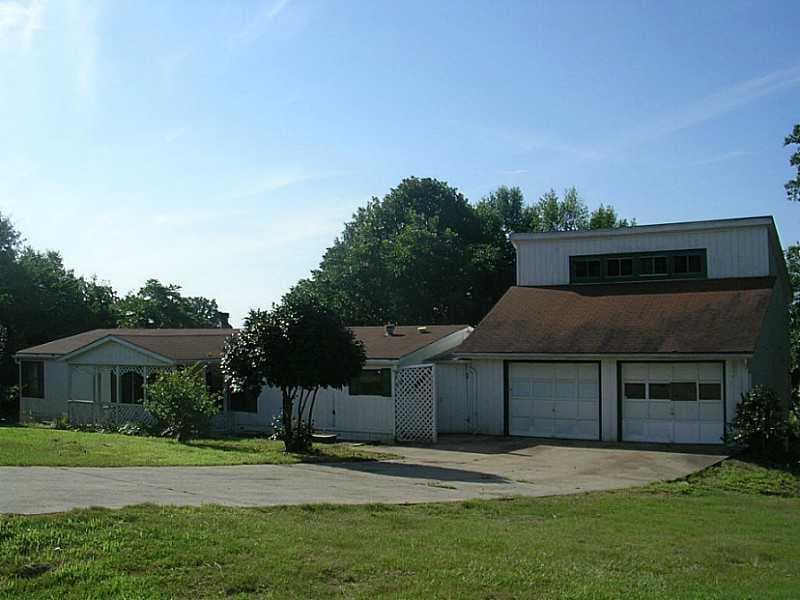 3 bedroom single family residence sold at 6207 Caprice Drive, Flowery Branch, GA 30542