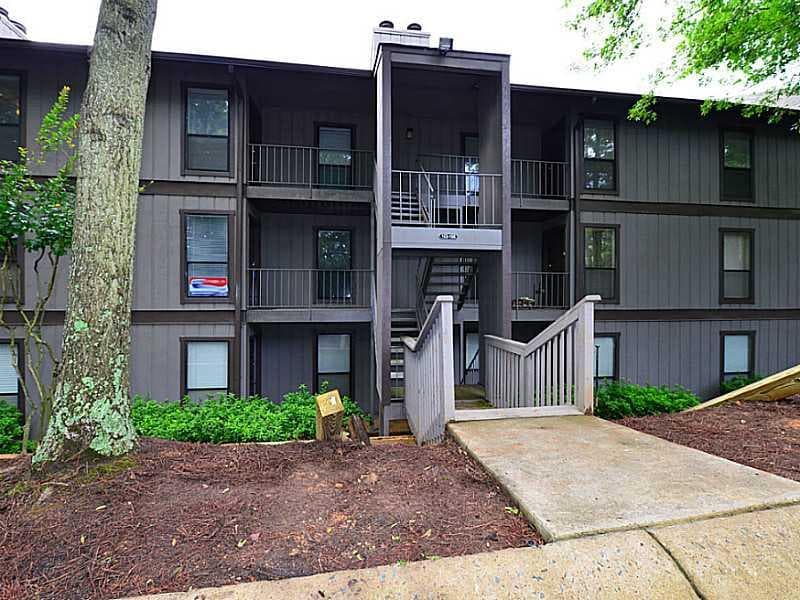 105 Cedar Court 105, Marietta, GA 30067 — most recent listing photo