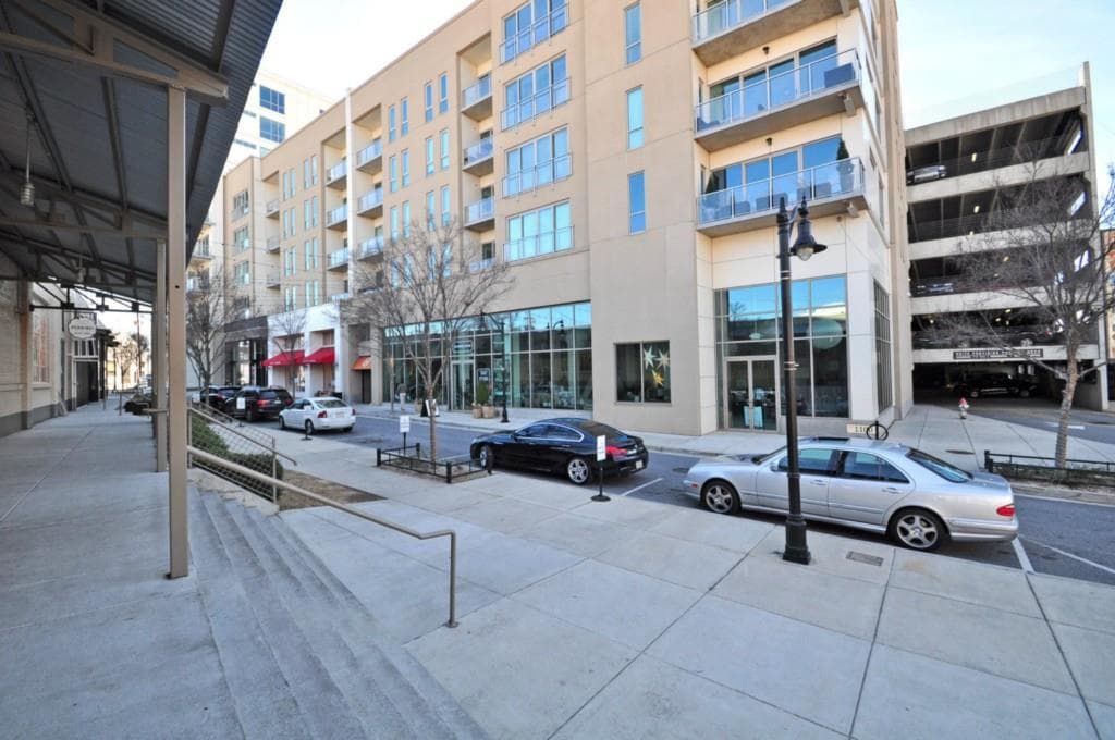 3 bedroom, 1,530 sq ft condominium sold at 1100 Howell Mill Road 708, Atlanta, GA 30318