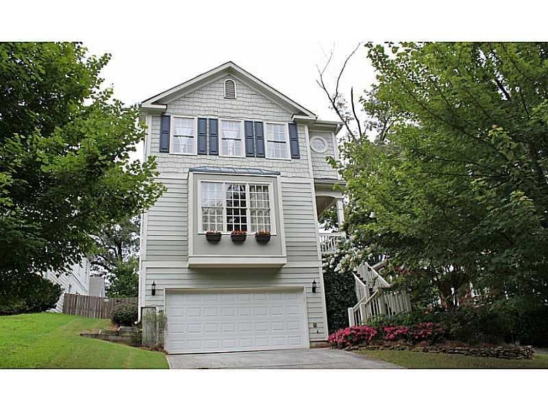 3 bedroom, 2,200 sq ft single family residence sold at 1739 Ellen Street, Atlanta, GA 30318