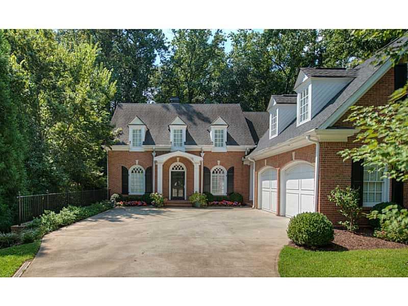 5 bedroom, 4,470 sq ft single family residence sold at 916 Northcliffe Drive, Atlanta, GA 30318