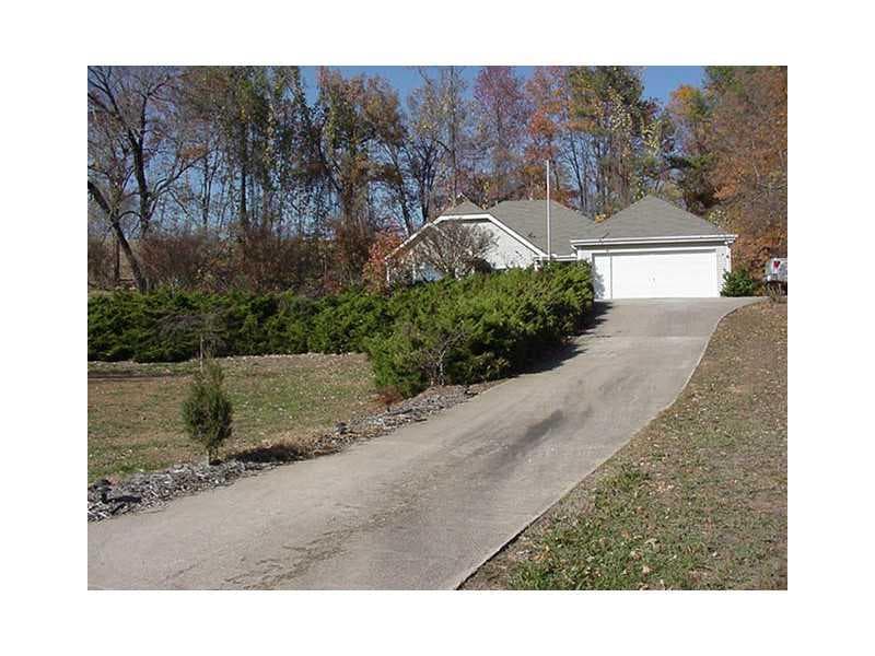 3 bedroom single family residence sold at 9709 Kings Road, Gainesville, GA 30506