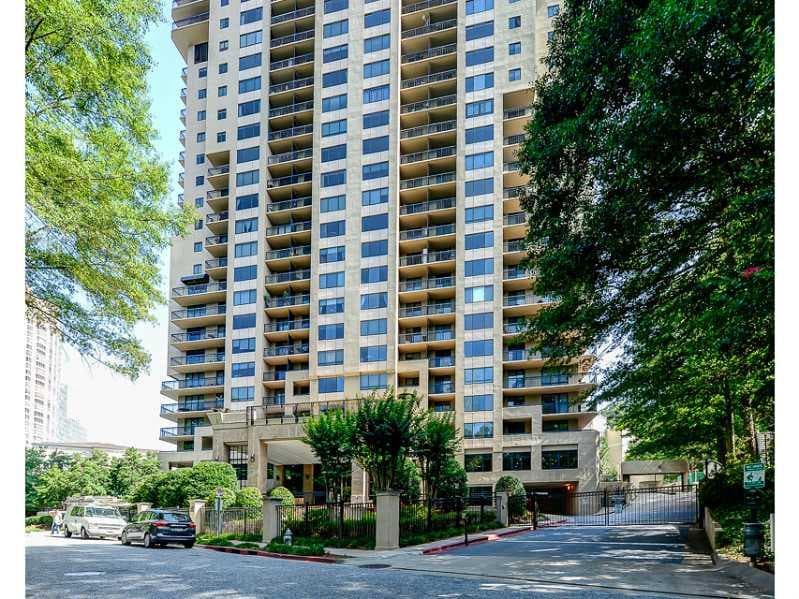 1 bedroom, 950 sq ft condominium sold at 3481 Lakeside Drive 901, Atlanta, GA 30326