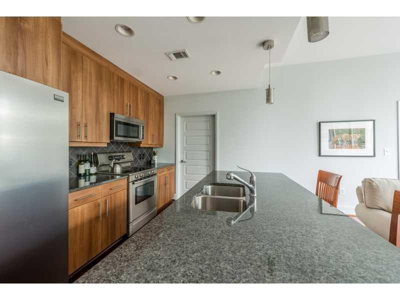 2 bedroom, 1,196 sq ft condominium sold at 1080 Peachtree Street 912, Atlanta, GA 30309