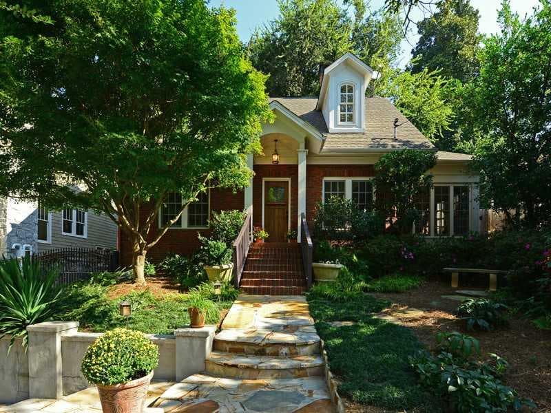 4 bedroom, 2,955 sq ft single family residence sold at 1343 Berwick Avenue, Atlanta, GA 30306