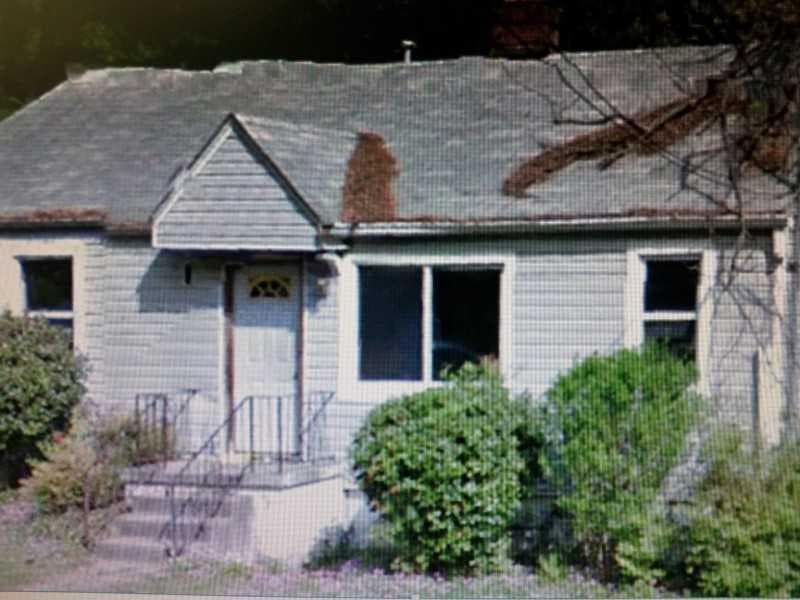 2 bedroom, 936 sq ft single family residence sold at 1993 Baker Road, Atlanta, GA 30318