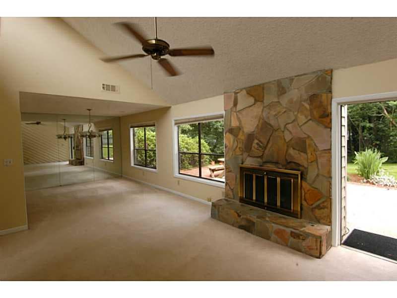 3 bedroom, 1,606 sq ft single family residence sold at 3725 Loveland Terrace, Atlanta, GA 30341