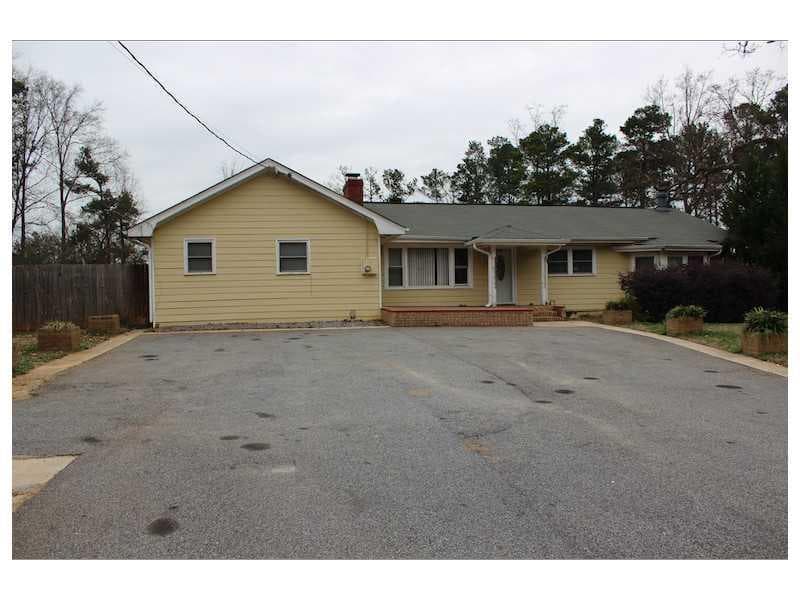 3 bedroom single family residence sold at 1330 Dickens Road, Lilburn, GA 30047