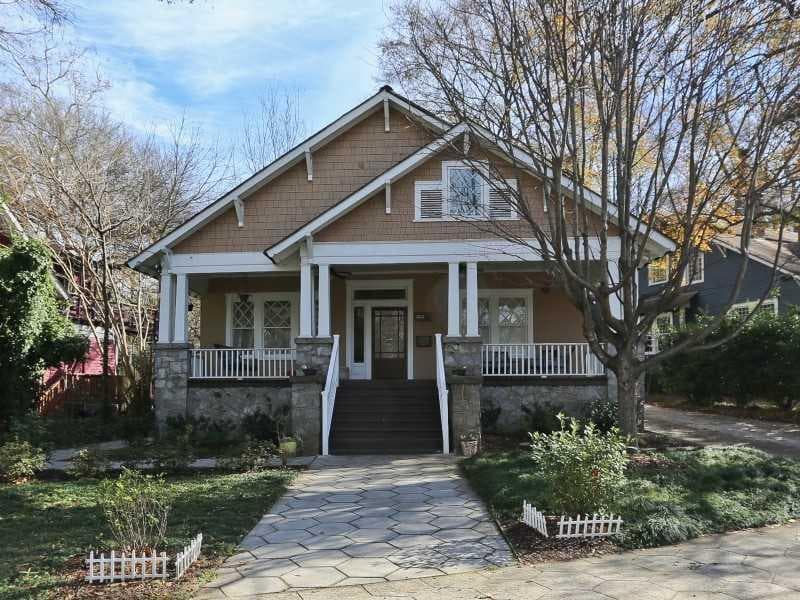 4 bedroom, 3,000 sq ft single family residence sold at 807 Vedado Way, Atlanta, GA 30308
