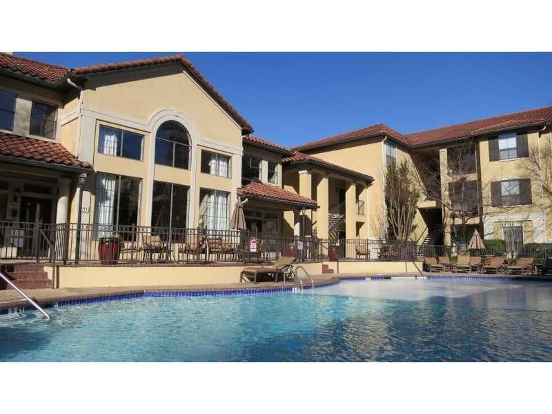 1 bedroom, 919 sq ft condominium sold at 3777 Peachtree Road 1516, Atlanta, GA 30319