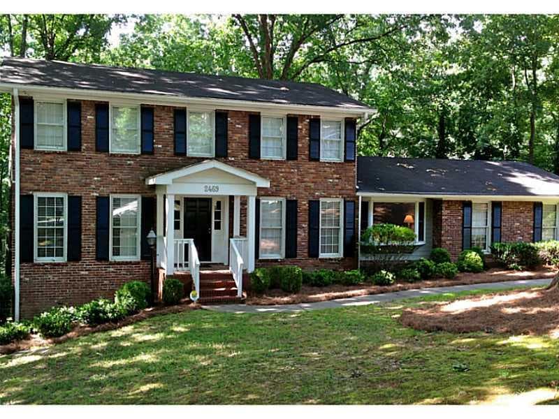 4 bedroom, 2,520 sq ft single family residence sold at 2469 Sandell Drive, Dunwoody, GA 30338