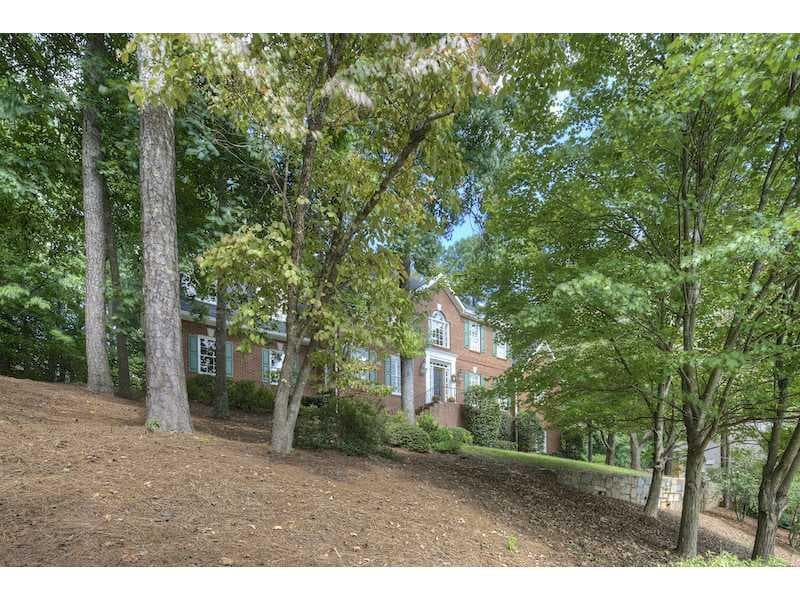 6 bedroom single family residence sold at 1580 Dunwoody Club Crossing, Dunwoody, GA 30338