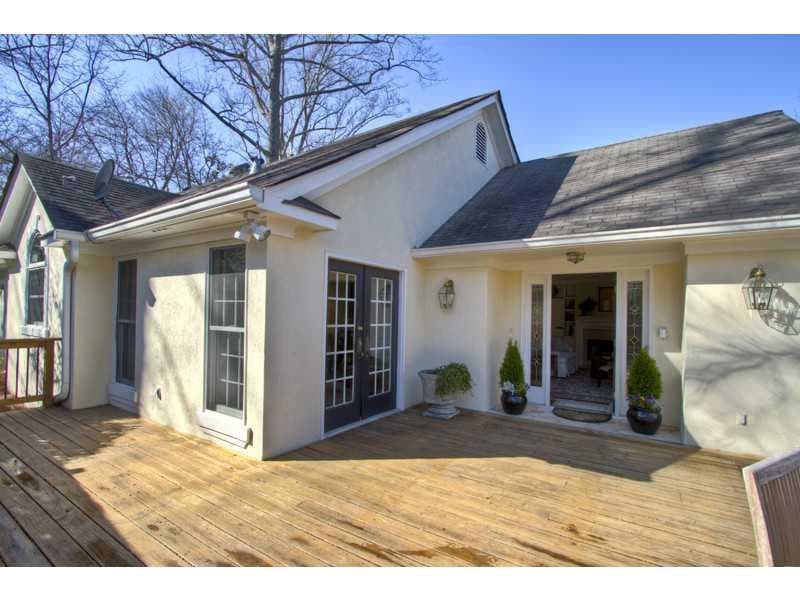 4 bedroom, 2,600 sq ft single family residence sold at 2500 Acorn Avenue, Atlanta, GA 30305