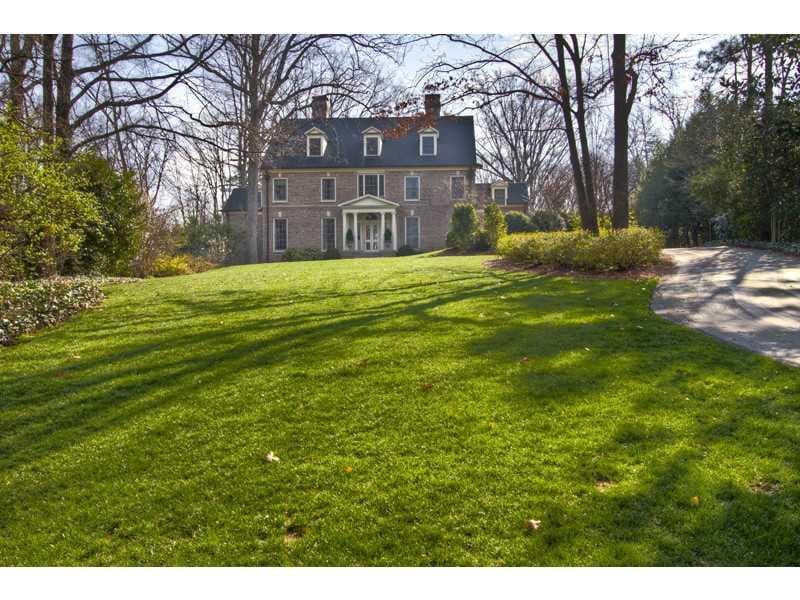 5 bedroom, 6,971 sq ft single family residence sold at 3453 Knollwood Drive, Atlanta, GA 30305
