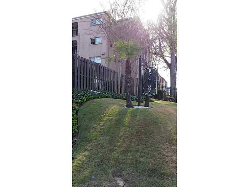 1 bedroom, 750 sq ft condominium sold at 395 Pharr Road 208, Atlanta, GA 30305
