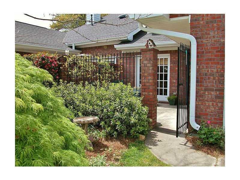 2 bedroom, 1,618 sq ft single family residence sold at 2868 Dorby Close, Atlanta, GA 30319