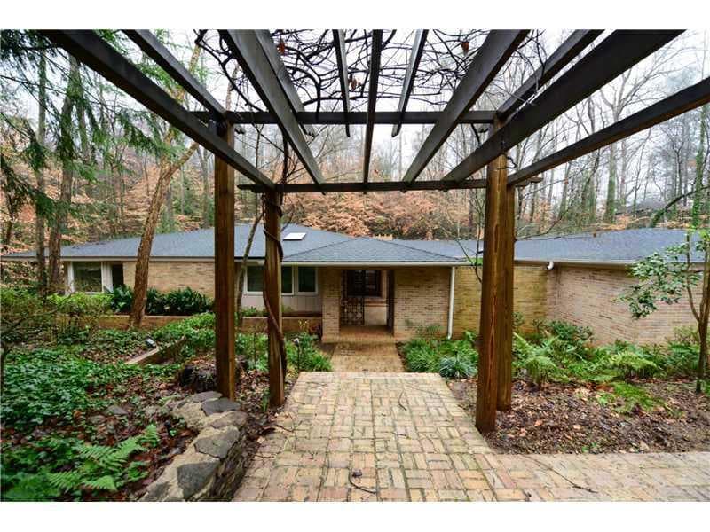 single family residence sold at 3572 Knollwood Drive, Atlanta, GA 30305