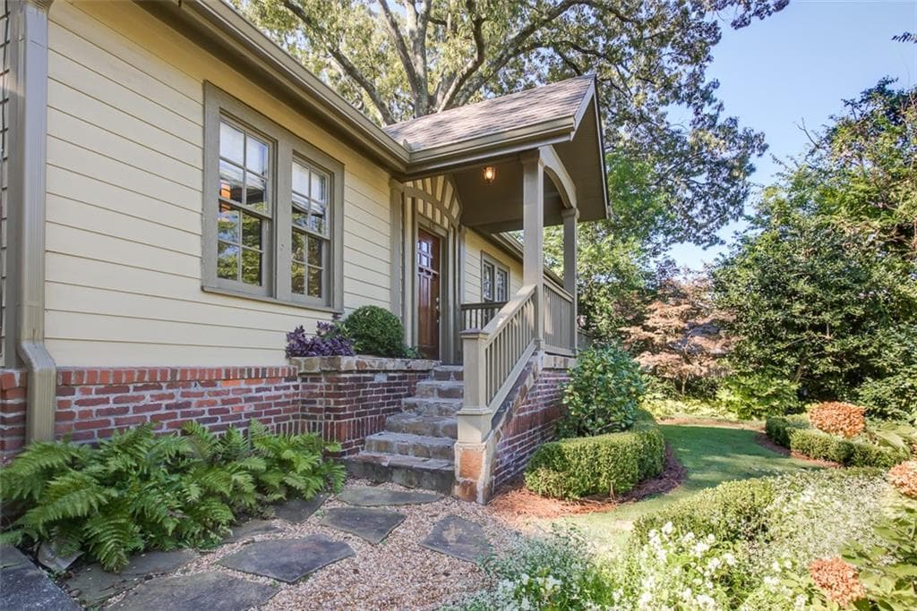 3 bedroom, 3 bathroom, 2,333 sq ft single family residence sold at 635 Cooledge Avenue, Atlanta, GA 30306