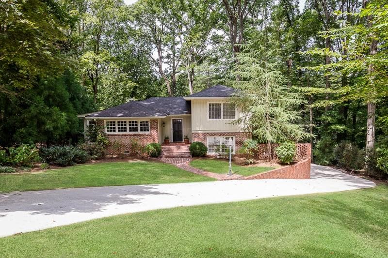 4 bedroom, 4 bathroom, 2,648 sq ft single family residence sold at 2900 Castlewood Drive, Atlanta, GA 30327