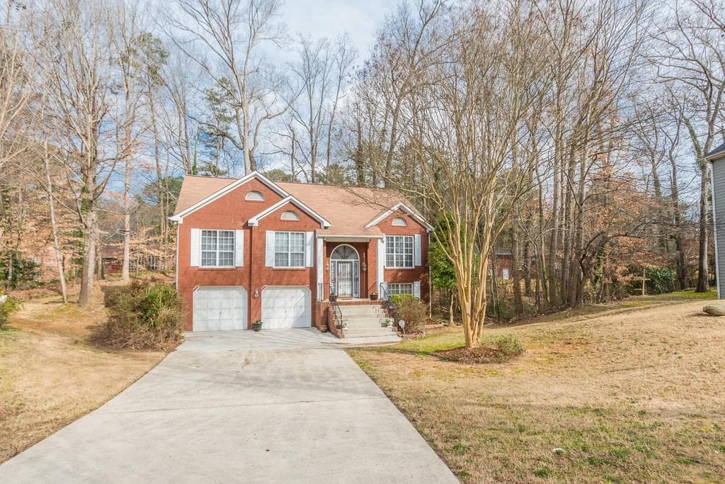 4 bedroom, 3 bathroom, 1,566 sq ft single family residence sold at 1050 Beechcrest Road, Atlanta, GA 30311