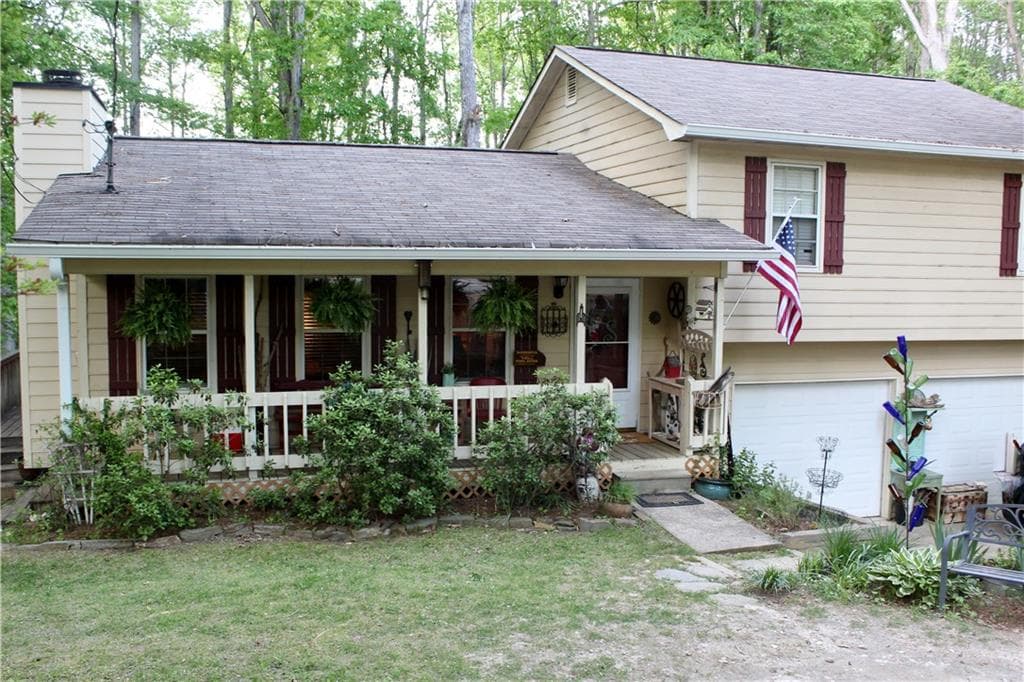3 bedroom, 2 bathroom, 1,248 sq ft single family residence sold at 130 Oak Creek Court, Dallas, GA 30157