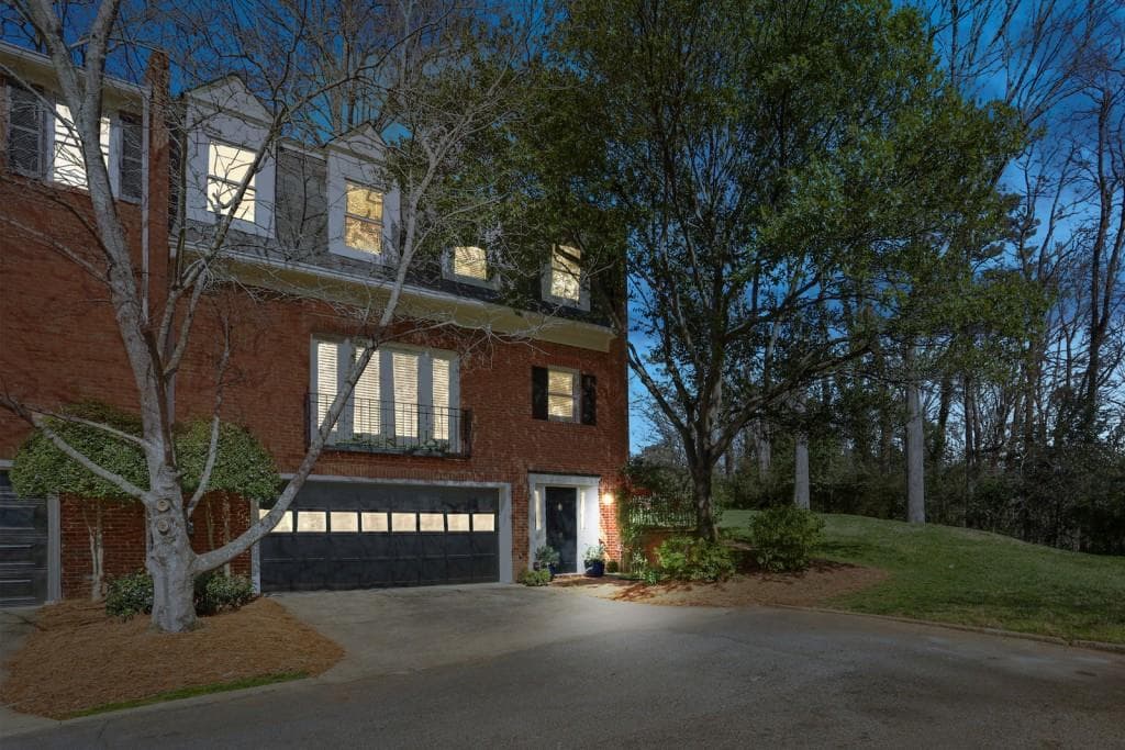 3873 Roswell Road 19, Atlanta, GA 30342 — most recent listing photo