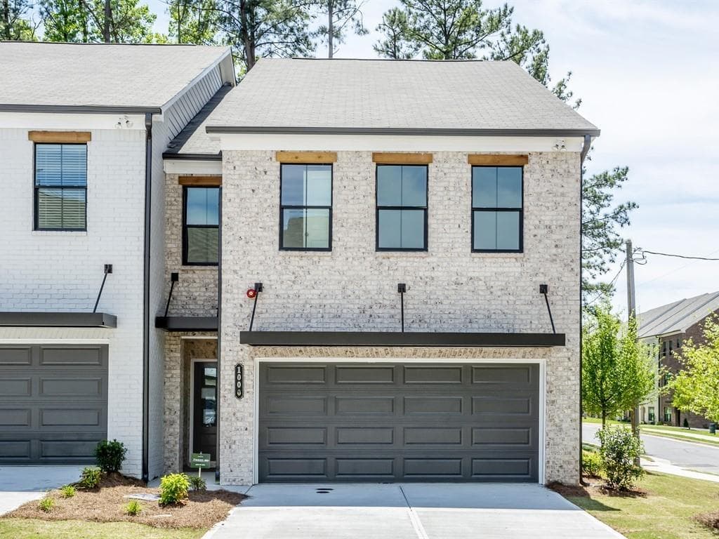 3 bedroom, 3 bathroom, 2,032 sq ft townhouse sold at 1000 Rohner Way 42, Smyrna, GA 30080