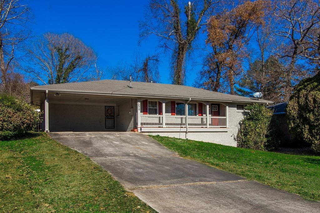 3 bedroom, 3 bathroom, 2,775 sq ft single family residence sold at 1570 Boulderwoods Drive, Atlanta, GA 30316
