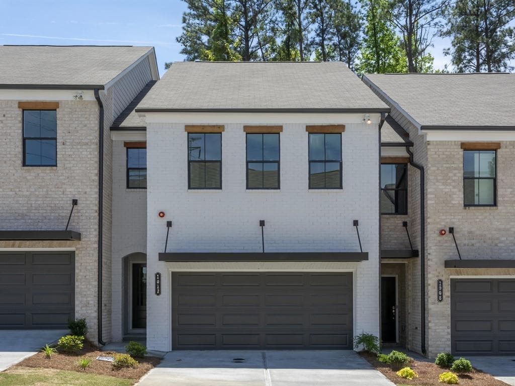 3 bedroom, 3 bathroom, 2,032 sq ft townhouse sold at 1012 Rohner Way 45, Smyrna, GA 30080