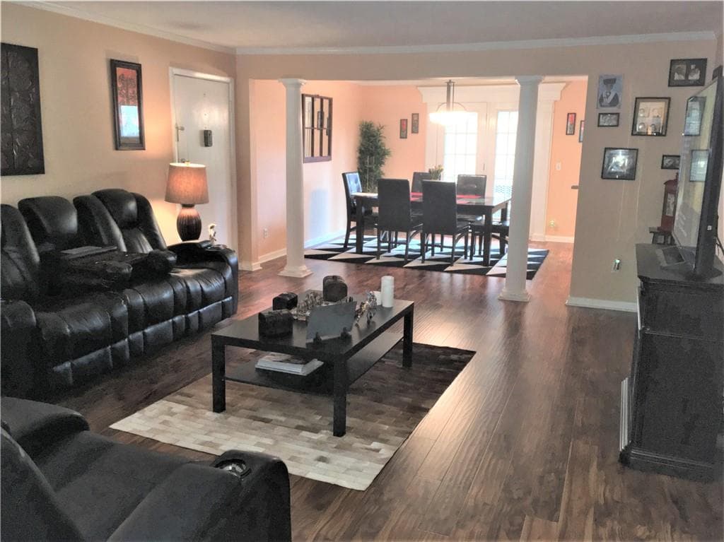 3 bedroom, 2 bathroom, 1,300 sq ft condominium sold at 115 Biscayne Drive B4, Atlanta, GA 30309