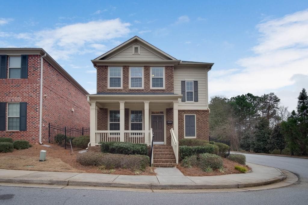 3 bedroom, 4 bathroom, 2,655 sq ft single family residence sold at 4545 W Village Court, Smyrna, GA 30080