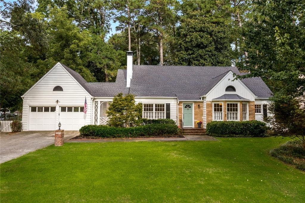 3 bedroom, 2 bathroom, 1,650 sq ft single family residence sold at 3588 Kingsboro Road, Atlanta, GA 30319