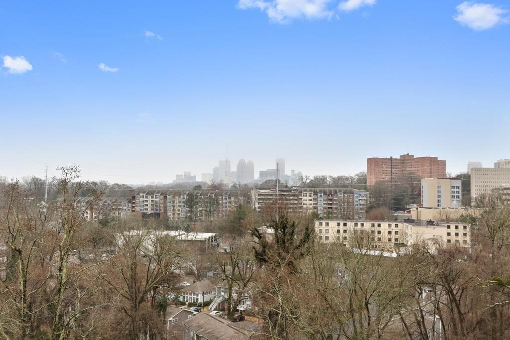 1 bedroom, 1 bathroom, 871 sq ft condominium sold at 2277 Peachtree Road 709, Atlanta, GA 30309