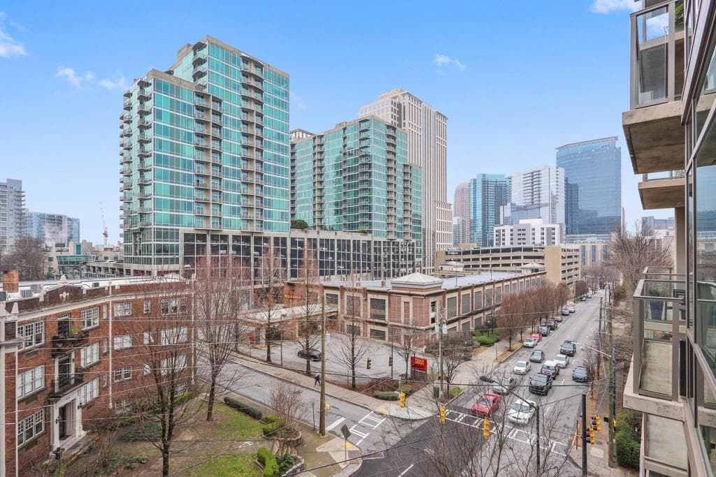 3 bedroom, 3 bathroom, 1,904 sq ft condominium sold at 905 Juniper Street 512, Atlanta, GA 30309