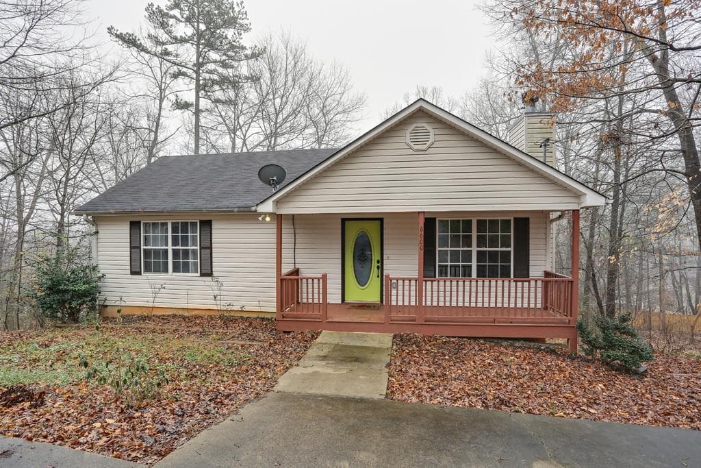2 bedroom, 1 bathroom, 1,000 sq ft single family residence sold at 6600 Crystal Cove Trail, Gainesville, GA 30506