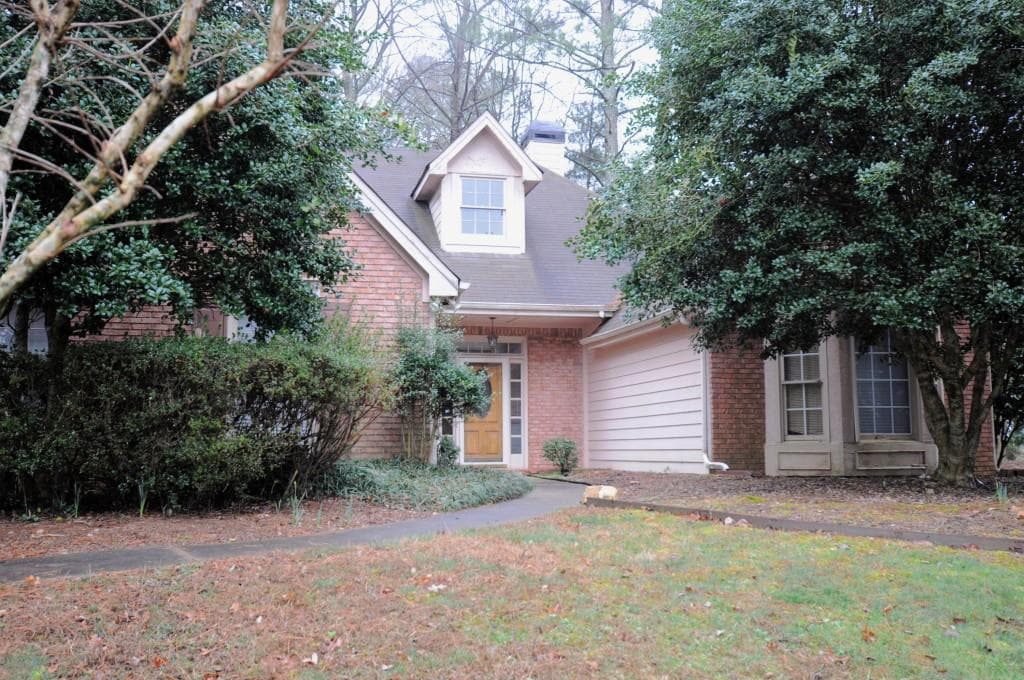 3 bedroom, 2 bathroom, 1,882 sq ft single family residence sold at 1302 Cobblestone Lane, Woodstock, GA 30189