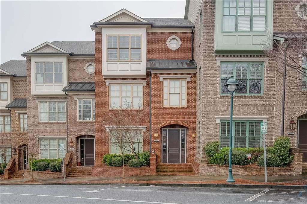 3 bedroom, 4 bathroom, 3,281 sq ft townhouse sold at 6027 City Walk Lane 5, Atlanta, GA 30328