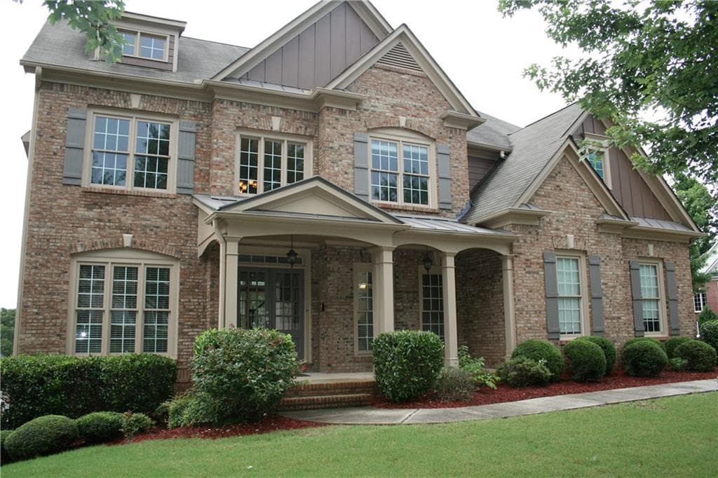 7 bedroom, 5 bathroom, 4,437 sq ft single family residence sold at 3995 Creekview Ridge Court, Buford, GA 30518