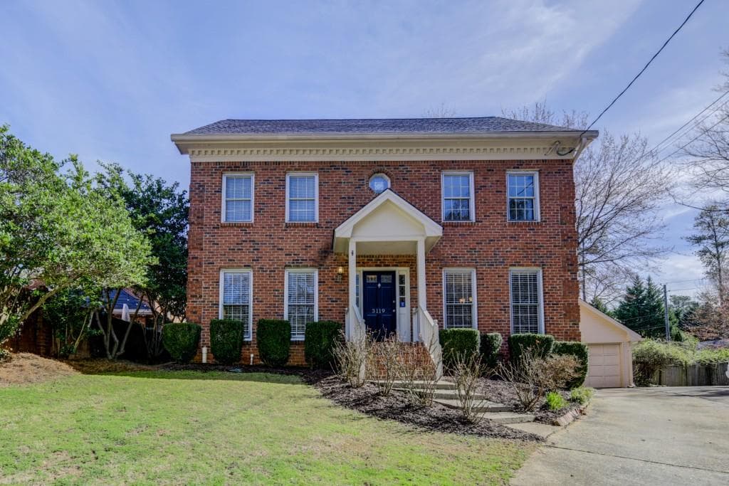 3 bedroom, 3 bathroom, 3,078 sq ft single family residence sold at 3119 Queens Walk, Atlanta, GA 30345