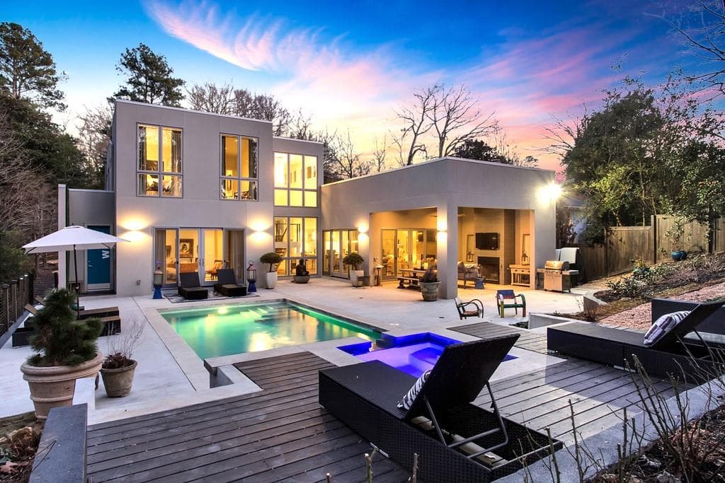 4 bedroom, 5 bathroom, 4,050 sq ft single family residence sold at 1302 Brook Forest Drive, Atlanta, GA 30324
