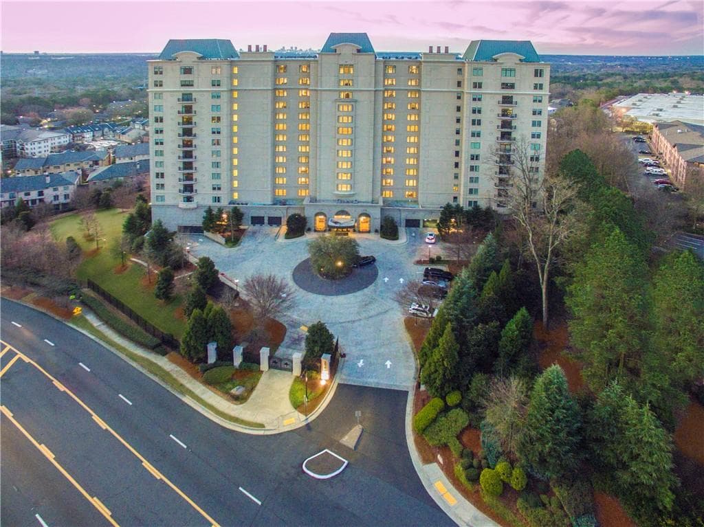 1 bedroom, 1 bathroom, 1,051 sq ft condominium sold at 2700 Paces Ferry Road 103, Atlanta, GA 30339