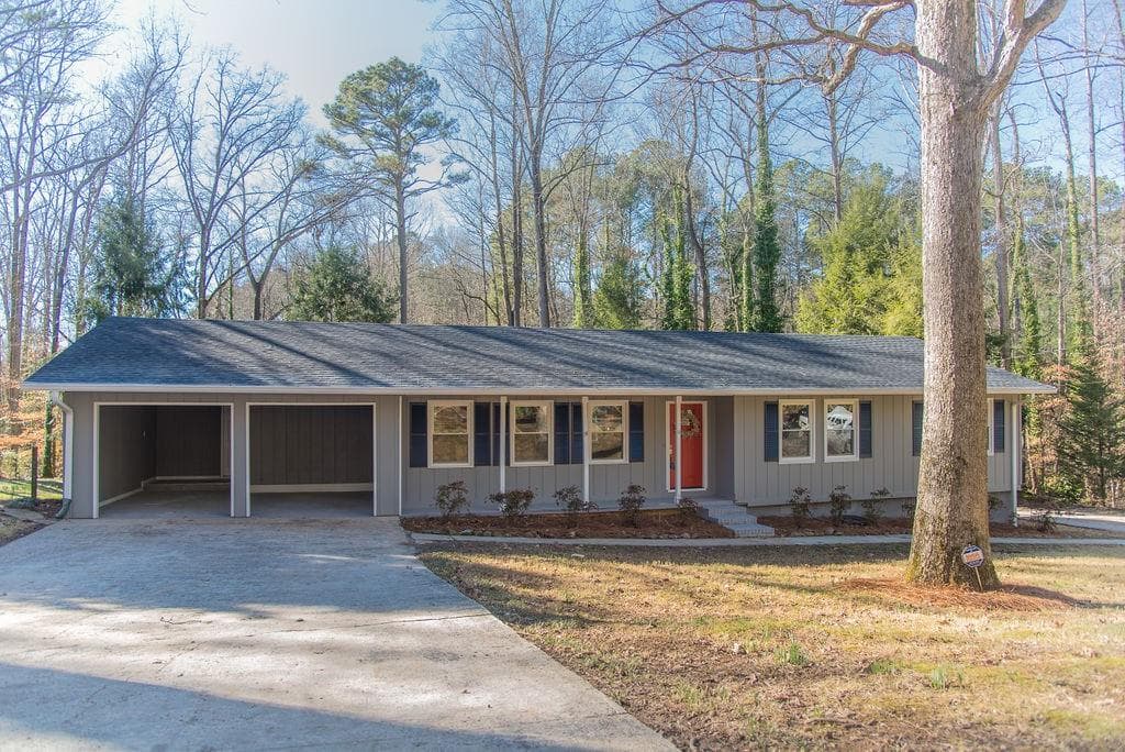 3 bedroom, 2 bathroom, 1,737 sq ft single family residence sold at 5475 Seminole Way, Acworth, GA 30102