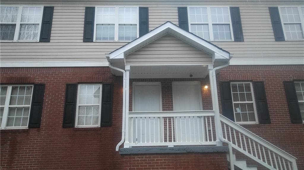 duplex sold at 2045 Lois Place, Atlanta, GA 30318