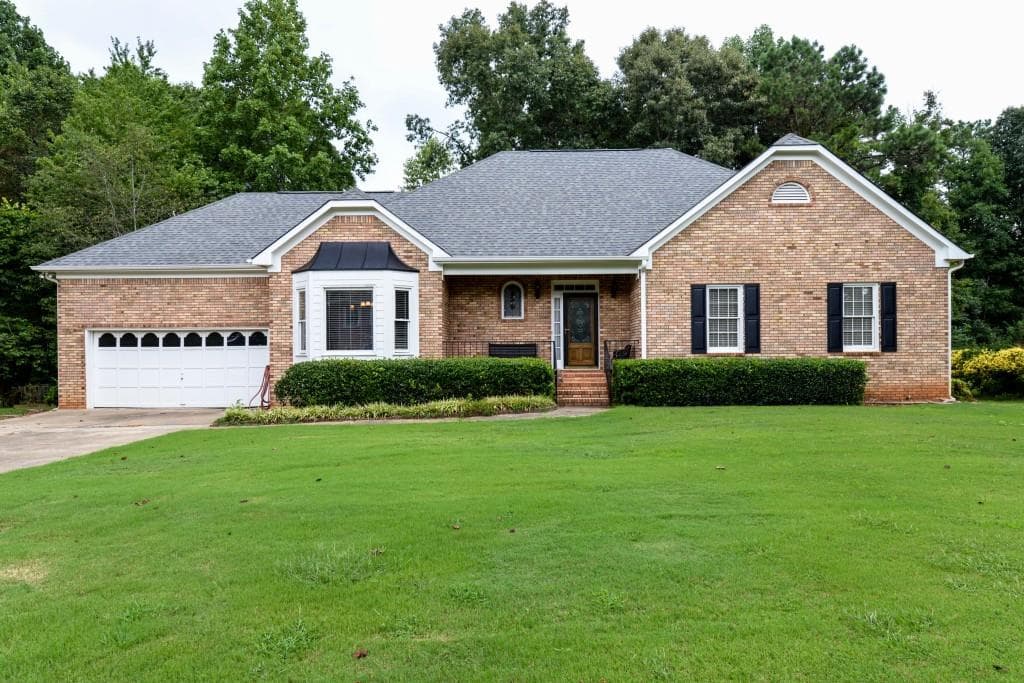 4 bedroom, 3 bathroom, 2,263 sq ft single family residence sold at 4293 Country Garden Walk, Kennesaw, GA 30152