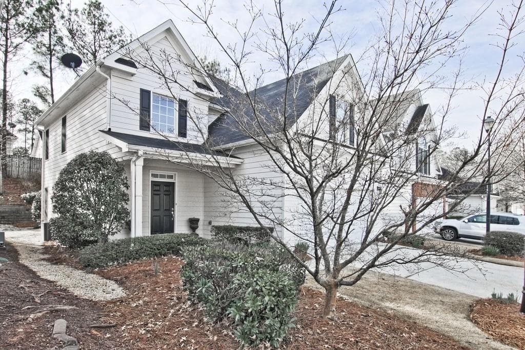 3 bedroom, 3 bathroom, 2,305 sq ft single family residence sold at 2838 Winter Rose Court, Dunwoody, GA 30360