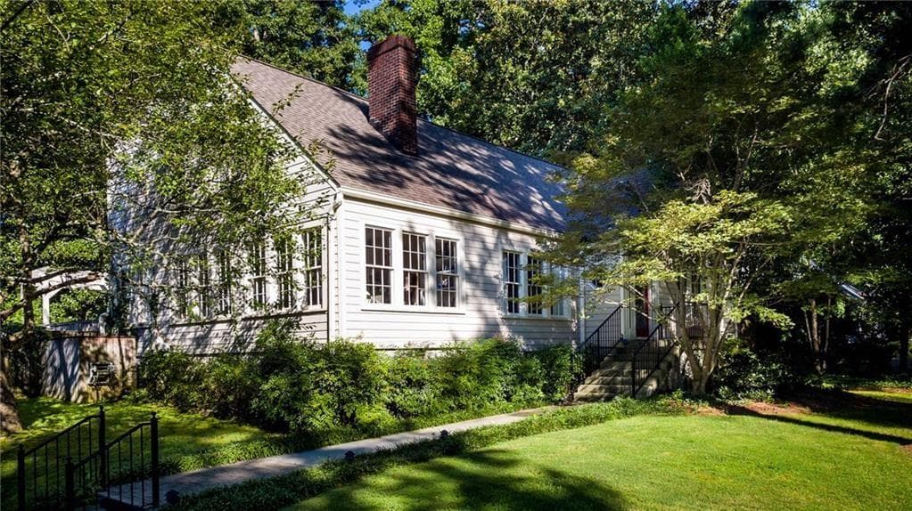 5 bedroom, 5 bathroom, 5,936 sq ft single family residence sold at 3989 Club Drive, Atlanta, GA 30319
