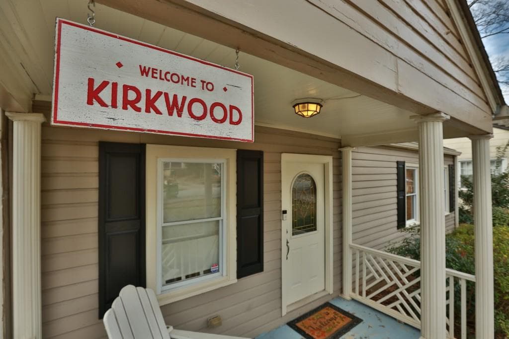 2 bedroom, 1 bathroom, 929 sq ft single family residence sold at 156 Murray Hill Avenue, Atlanta, GA 30317